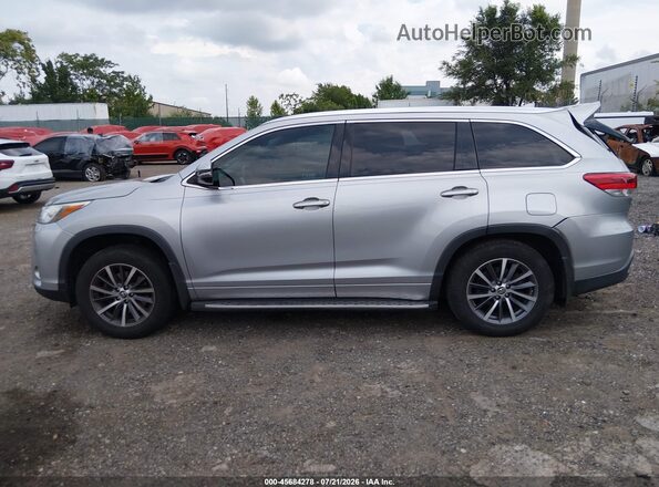 5TDJZRFH3JS550299 2018 TOYOTA HIGHLANDER Silver Widok wnętrza 360 stopni