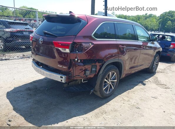 5TDJZRFH3JS809065 2018 TOYOTA HIGHLANDER Burgundy Trasero derecho