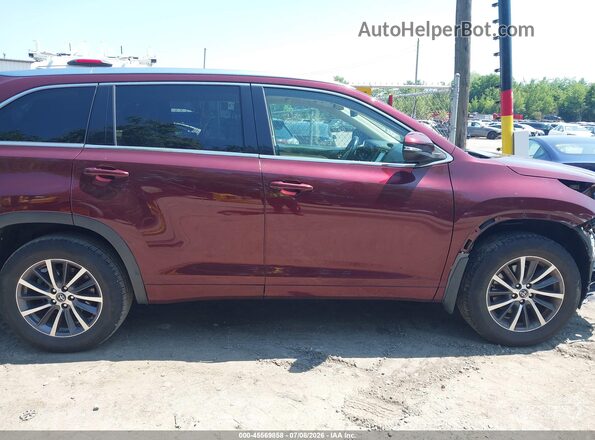 5TDJZRFH3JS809065 2018 TOYOTA HIGHLANDER Burgundy Vista interior trasera