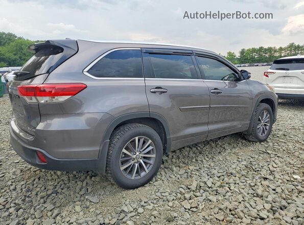 5TDJZRFH4HS415407 2017 TOYOTA HIGHLANDER Gray Rear right