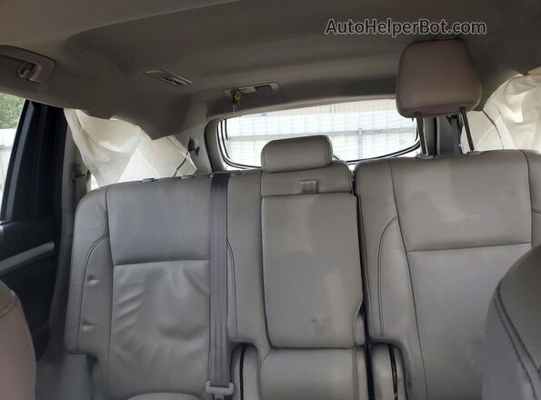 5TDJZRFH4HS465143 2017 TOYOTA HIGHLANDER Charcoal Rear seats view