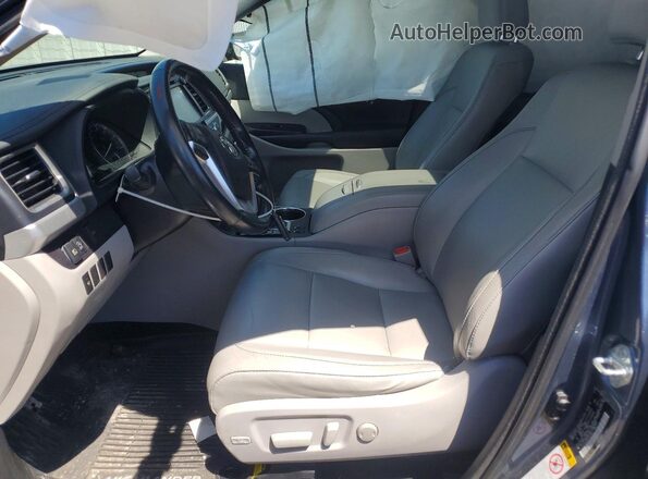 5TDJZRFH4JS497970 2018 TOYOTA HIGHLANDER Blue Front interior view