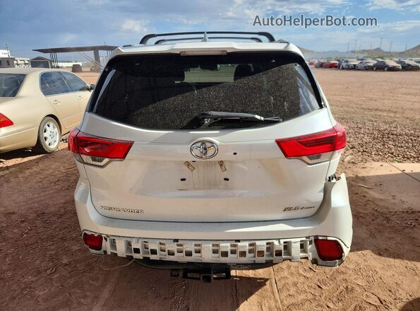 5TDJZRFH4JS498178 2018 TOYOTA HIGHLANDER White Vista trasera