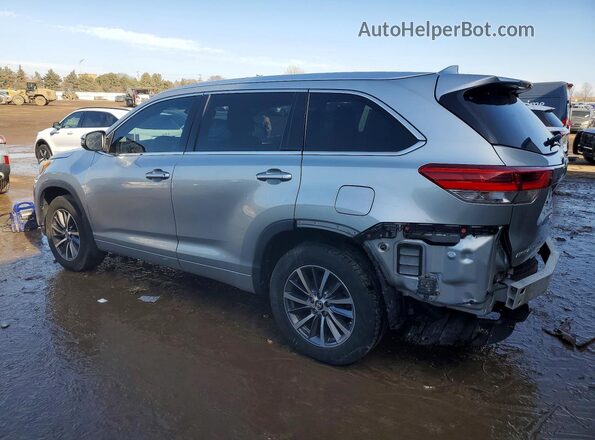 5TDJZRFH4JS802979 2018 TOYOTA HIGHLANDER Silver Tył lewy