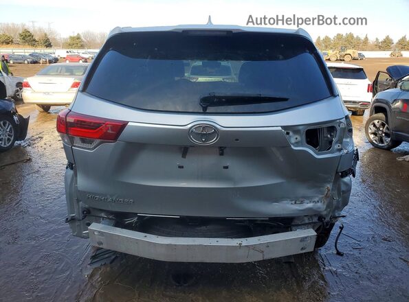 5TDJZRFH4JS802979 2018 TOYOTA HIGHLANDER Silver Widok z tyłu