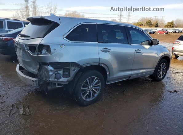 5TDJZRFH4JS802979 2018 TOYOTA HIGHLANDER Silver Tył prawy