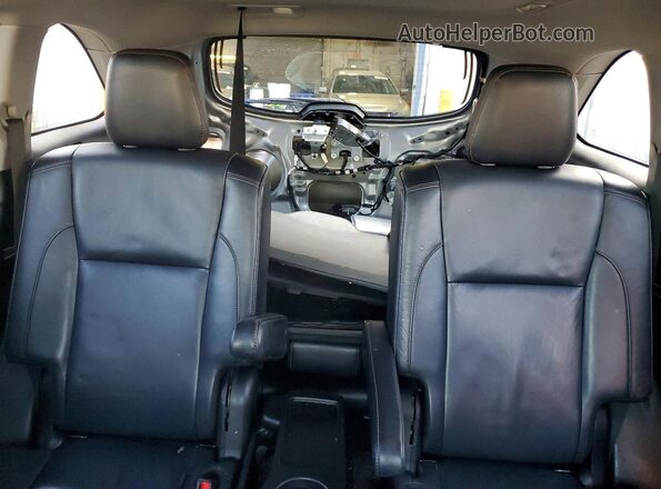 5TDJZRFH4JS802979 2018 TOYOTA HIGHLANDER Silver Widok tylnych siedzeń