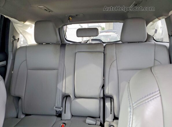 5TDJZRFH4JS881005 2018 TOYOTA HIGHLANDER Blue Հետևի նստատեղերի տեսք