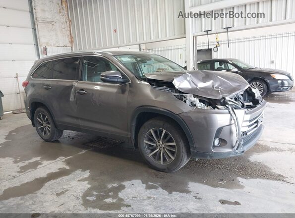 5TDJZRFH5HS394194 2017 TOYOTA HIGHLANDER Коричневый Вид задней части салона