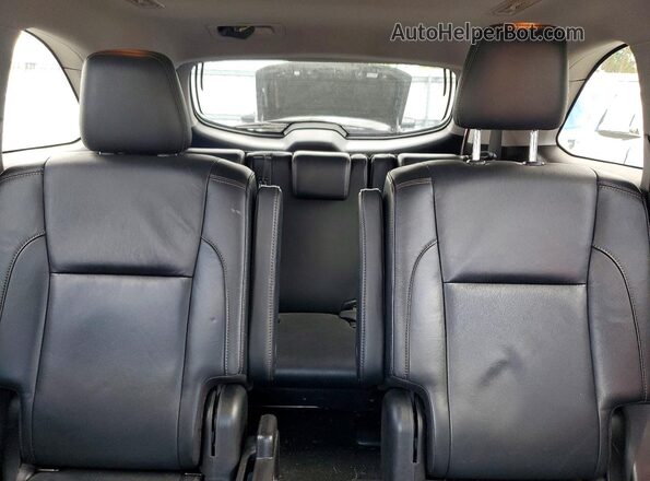 5TDJZRFH5HS452790 2017 TOYOTA HIGHLANDER Burgundy Rear seats view