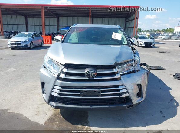 5TDJZRFH5HS467614 2017 TOYOTA HIGHLANDER Silver Սարքավորումների վահանակի տեսք