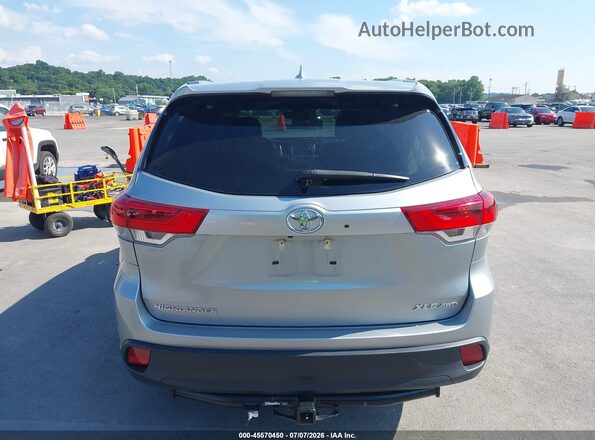 5TDJZRFH5HS467614 2017 TOYOTA HIGHLANDER Silver 
