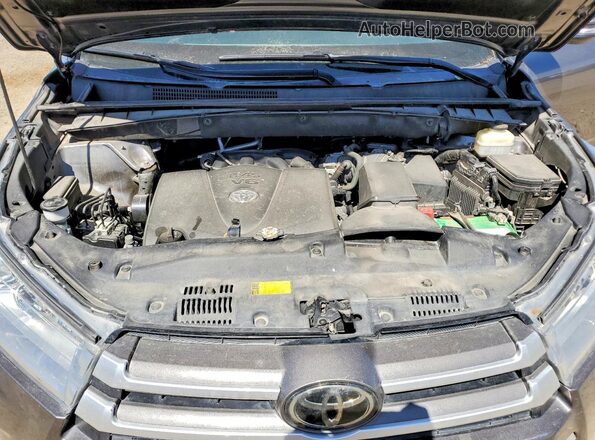 5TDJZRFH5JS560574 2018 TOYOTA HIGHLANDER Gray Вид задньої частини салону
