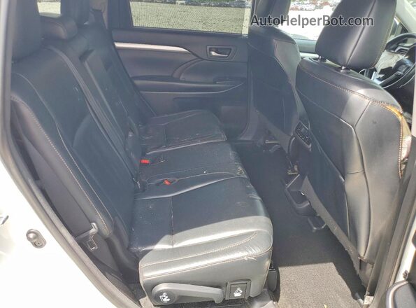 5TDJZRFH5JS898699 2018 TOYOTA HIGHLANDER White Սալոնի հետևի տեսք