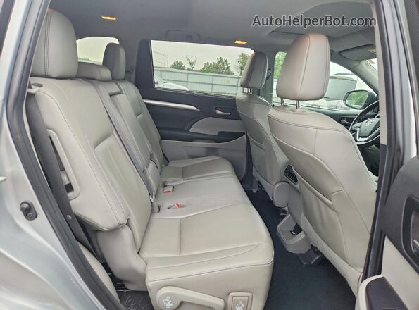 5TDJZRFH5KS613579 2019 TOYOTA HIGHLANDER Silver უკანა სალონის ხედი