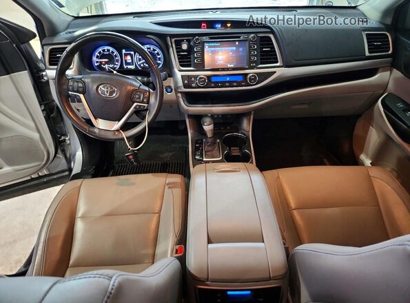 5TDJZRFH6HS374729 2017 TOYOTA HIGHLANDER Silver Dashboard view