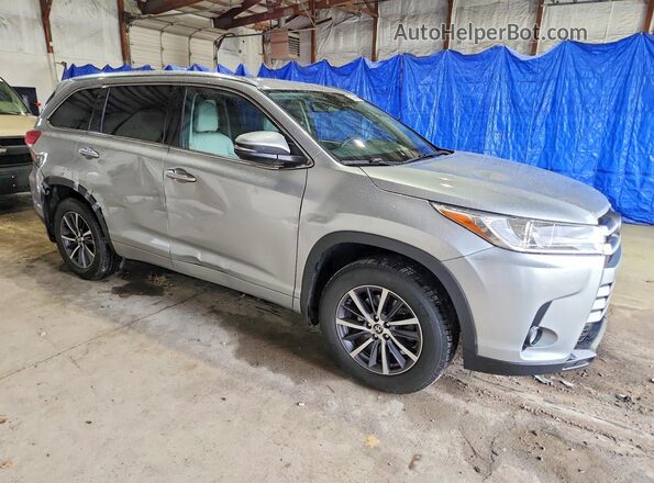 5TDJZRFH6HS374729 2017 TOYOTA HIGHLANDER Silver Front right