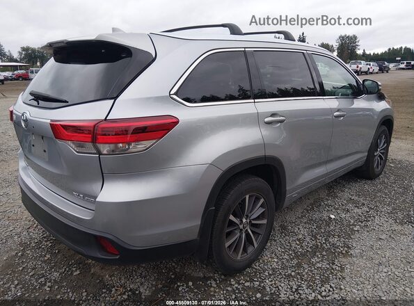 5TDJZRFH6JS524506 2018 TOYOTA HIGHLANDER Silver Задня права чверть