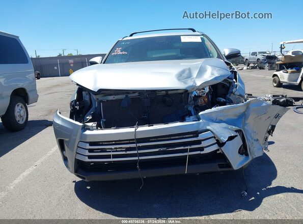 5TDJZRFH6KS609704 2019 TOYOTA HIGHLANDER Gray Rear interior view