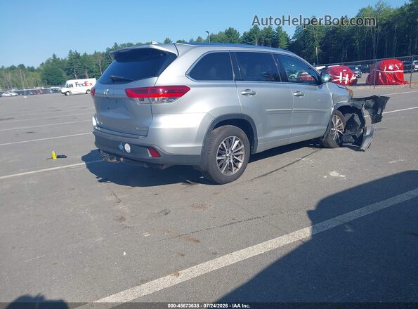 5TDJZRFH7HS413912 2017 TOYOTA HIGHLANDER Серебряный Задняя правая четверть