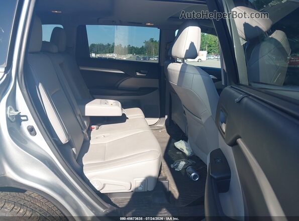 5TDJZRFH7HS413912 2017 TOYOTA HIGHLANDER Серебряный Вид наклейки с VIN-кодом