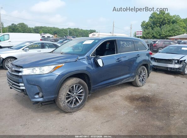 5TDJZRFH7HS471535 2017 TOYOTA HIGHLANDER Light Blue Przód lewy