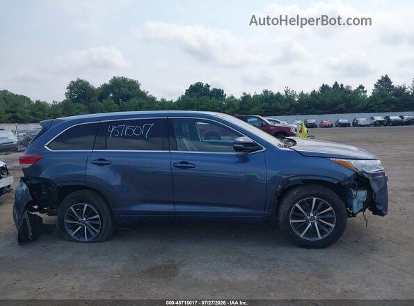 5TDJZRFH7HS471535 2017 TOYOTA HIGHLANDER Light Blue Widok wnętrza z tyłu