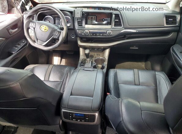 5TDJZRFH7JS560320 2018 TOYOTA HIGHLANDER Черный Вид панели приборов