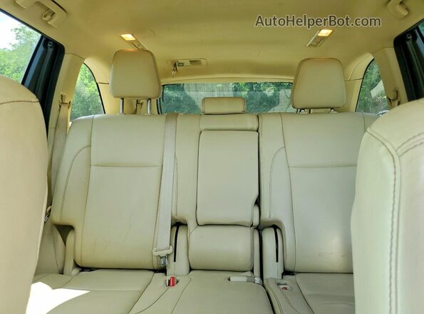 5TDJZRFH7JS561872 2018 TOYOTA HIGHLANDER Серый Вид задних сидений