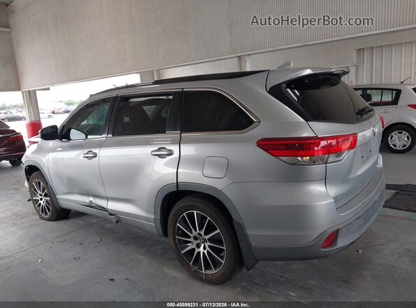 5TDJZRFH8HS422165 2017 TOYOTA HIGHLANDER Silver 