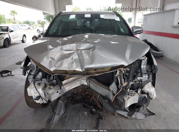 5TDJZRFH8HS422165 2017 TOYOTA HIGHLANDER Silver Vista interior trasera