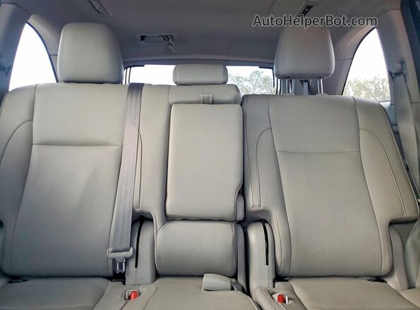 5TDJZRFH8HS515428 2017 TOYOTA HIGHLANDER White Rear seats view