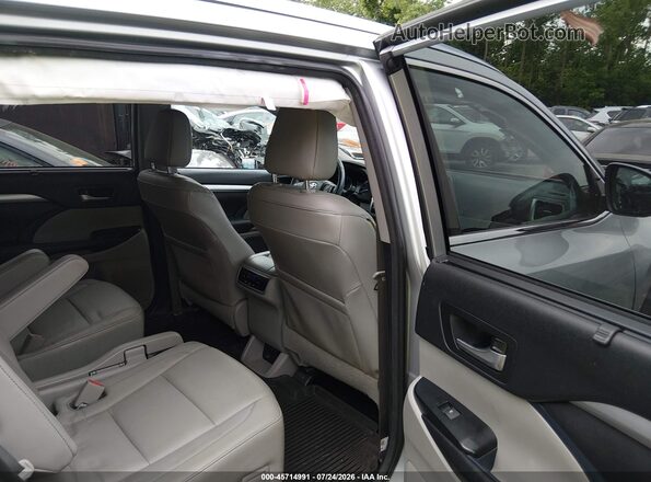 5TDJZRFH8JS552582 2018 TOYOTA HIGHLANDER Gray Widok naklejki z numerem VIN