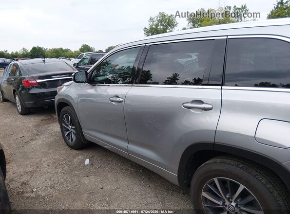 5TDJZRFH8JS552582 2018 TOYOTA HIGHLANDER Gray Widok wnętrza 360 stopni