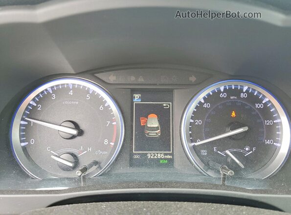 5TDJZRFH8JS552971 2018 TOYOTA HIGHLANDER Gray Widok zestawu wskaźników