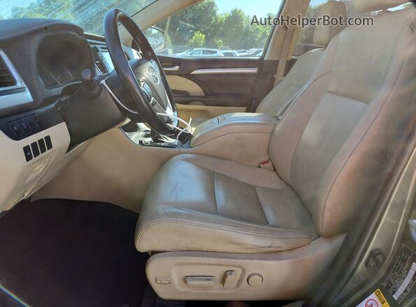 5TDJZRFH8JS856785 2018 TOYOTA HIGHLANDER Green Vista interior delantera