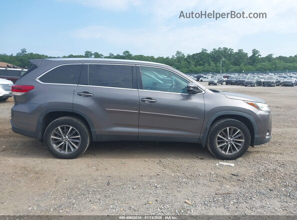 5TDJZRFH8KS587320 2019 TOYOTA HIGHLANDER Beige Вид задньої частини салону