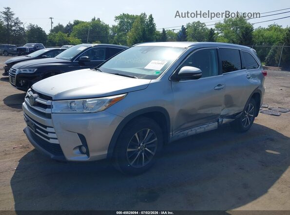 5TDJZRFH9HS395865 2017 TOYOTA HIGHLANDER Серебряный Передняя левая четверть