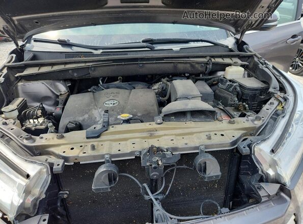 5TDJZRFH9HS397521 2017 TOYOTA HIGHLANDER Silver Widok komory silnika
