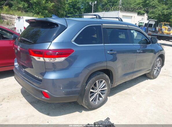 5TDJZRFH9HS449553 2017 TOYOTA HIGHLANDER Light Blue Задняя правая четверть