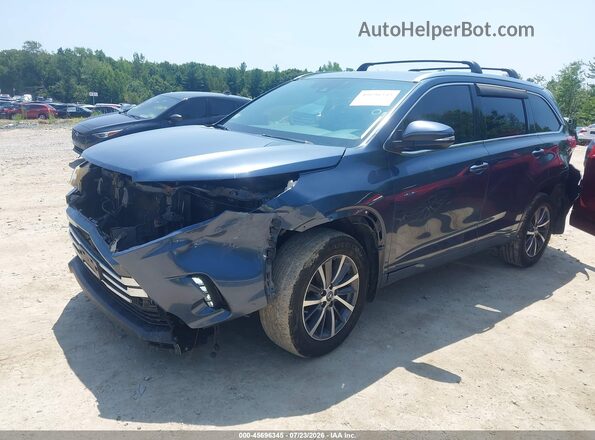 5TDJZRFH9HS449553 2017 TOYOTA HIGHLANDER Light Blue Передняя левая четверть