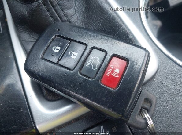 5TDJZRFH9HS449553 2017 TOYOTA HIGHLANDER Light Blue Вид панели приборов