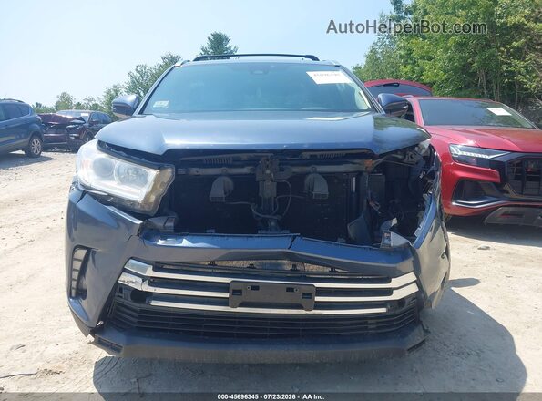 5TDJZRFH9HS449553 2017 TOYOTA HIGHLANDER Light Blue Вид задней части салона