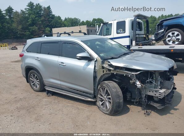 5TDJZRFH9HS478762 2017 TOYOTA HIGHLANDER Silver Vista interior trasera