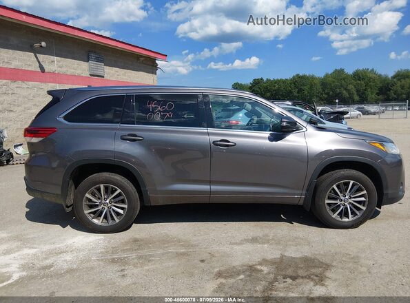 5TDJZRFH9JS527982 2018 TOYOTA HIGHLANDER Gray უკანა სალონის ხედი