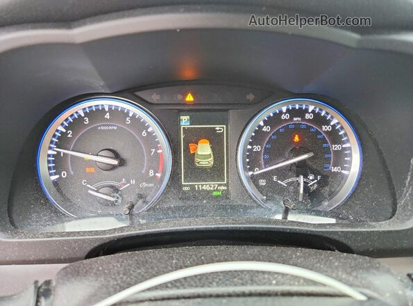 5TDJZRFH9JS532891 2018 TOYOTA HIGHLANDER White Instrument cluster view