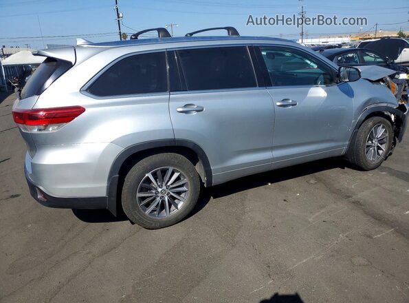 5TDJZRFH9JS560643 2018 TOYOTA HIGHLANDER Silver Հետևի աջ