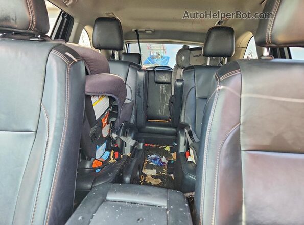 5TDJZRFH9JS897779 2018 TOYOTA HIGHLANDER Silver Widok tylnych siedzeń