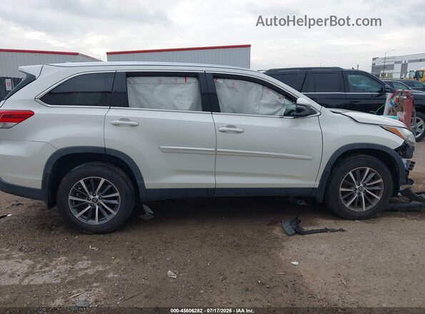 5TDJZRFH9KS580294 2019 TOYOTA HIGHLANDER White Vista interior trasera