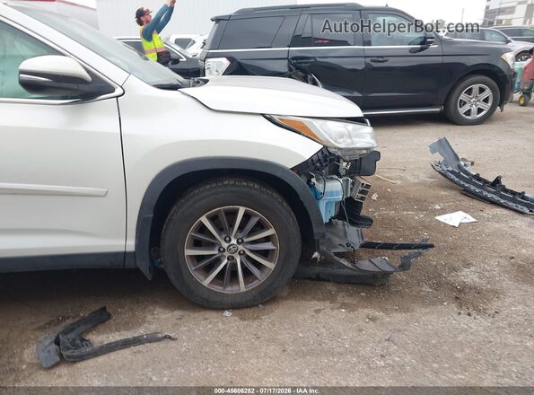 5TDJZRFH9KS580294 2019 TOYOTA HIGHLANDER White Vista frontal
